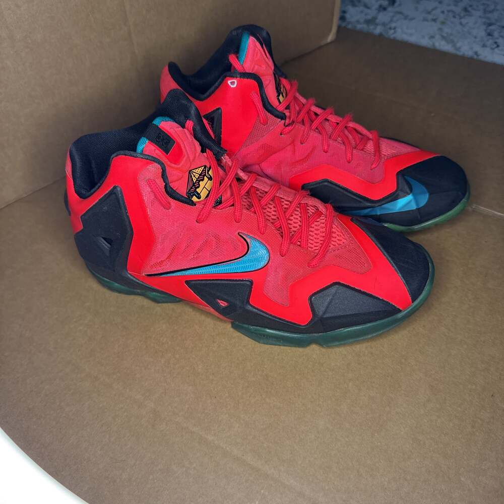 Nike LeBron 11 Elite Hero Pack Basketball Shoes Size 4.5Y